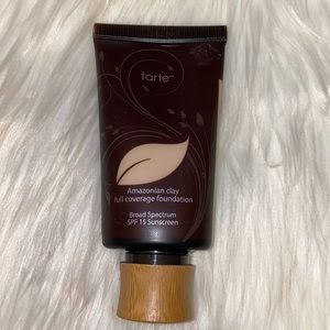 Tarte Amazonian Clay foundation